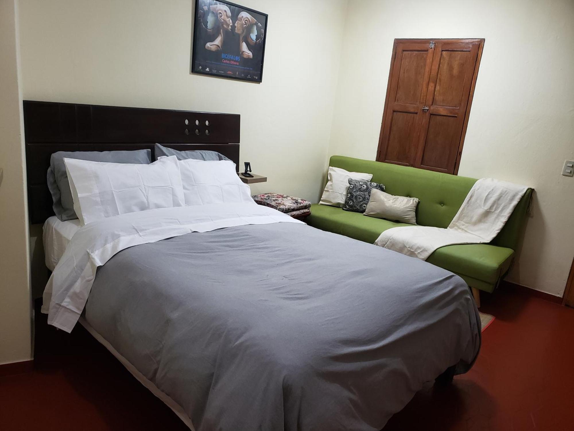 Centric, Private, Petfriendly Budget In Miraflores Apartment