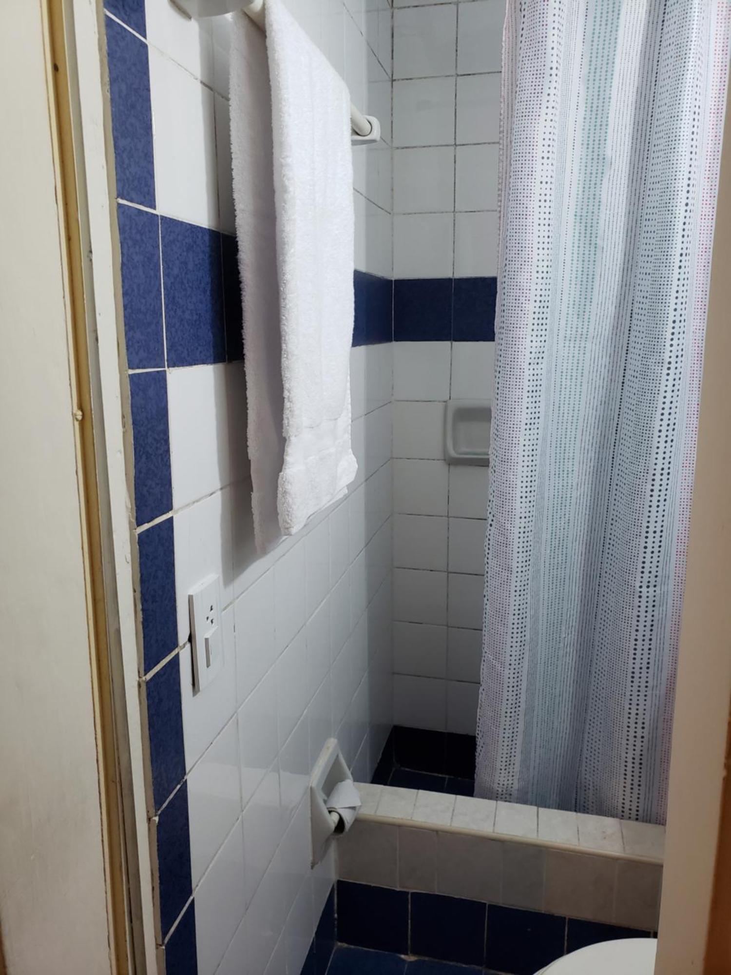 Centric, Private, Petfriendly Budget In Miraflores Apartment